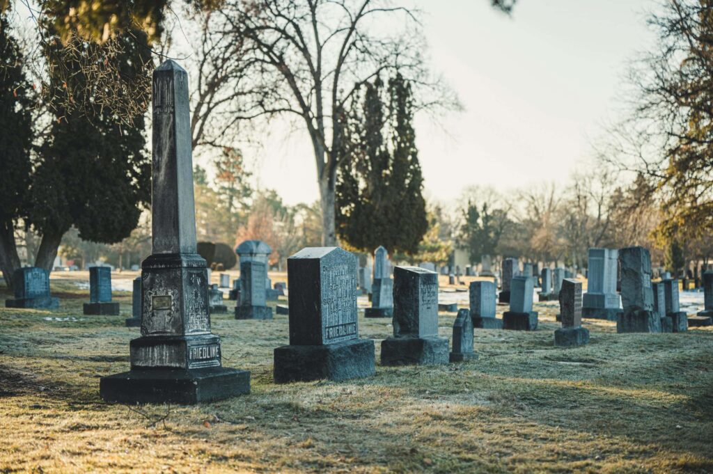 How to plan a funeral in a cemetery